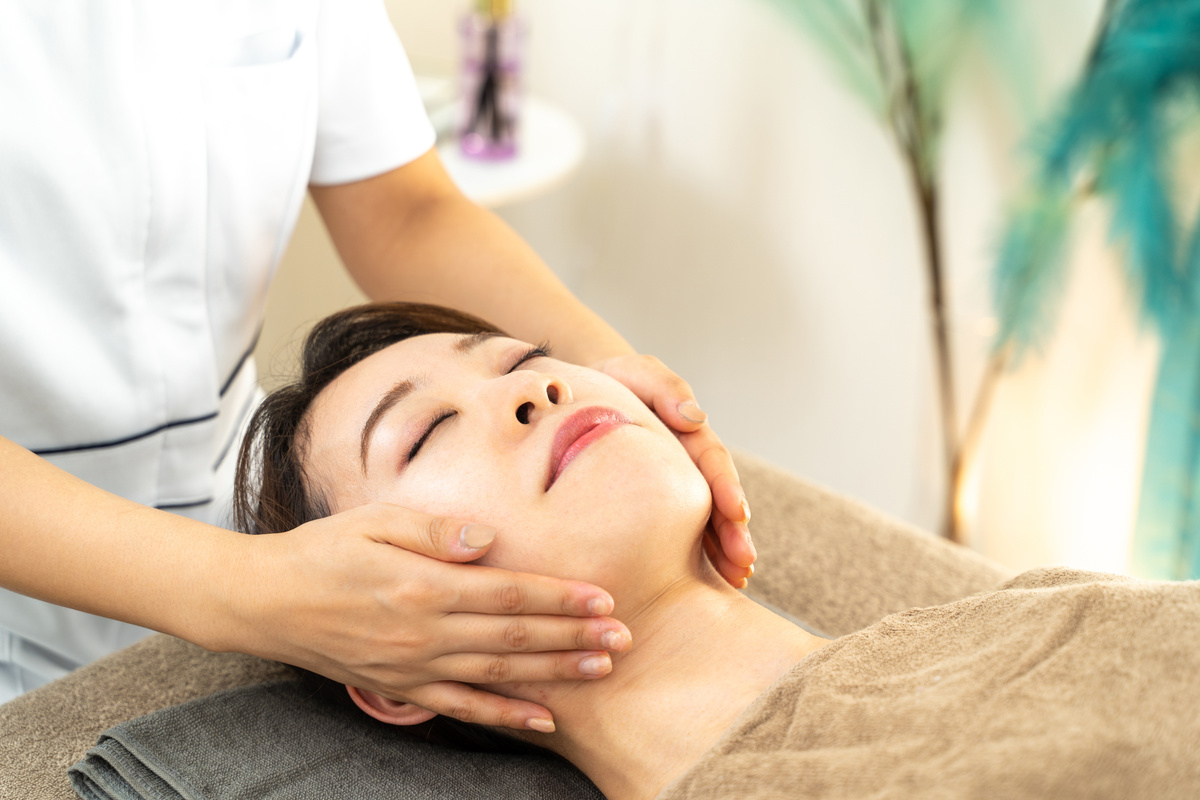 Women receiving facial care at an esthetic salon